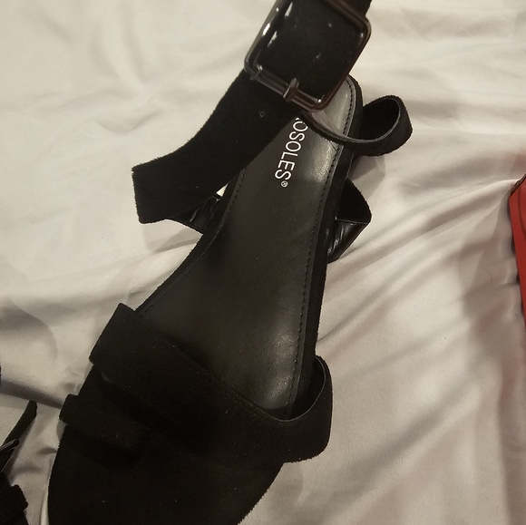 Sandals - Picture 4 of 5